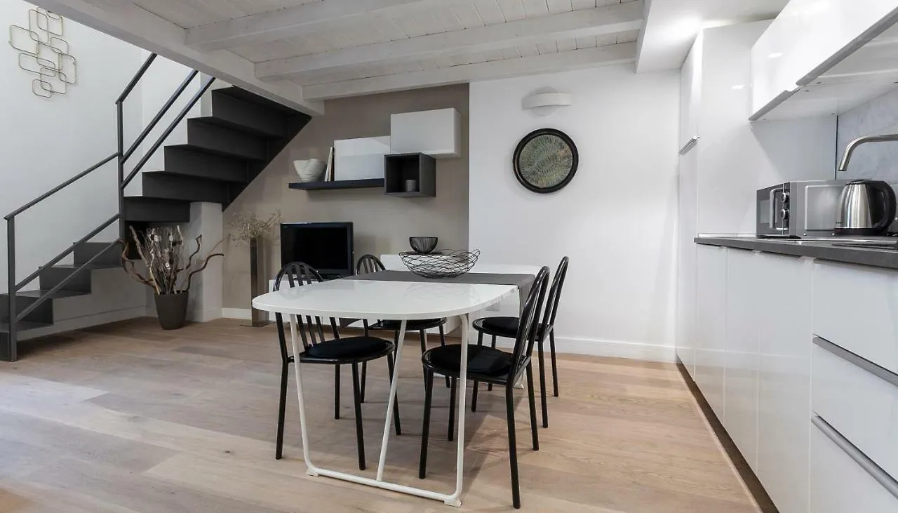 Italianway - Rosales 3 Apartment Milan 0*,  Italy